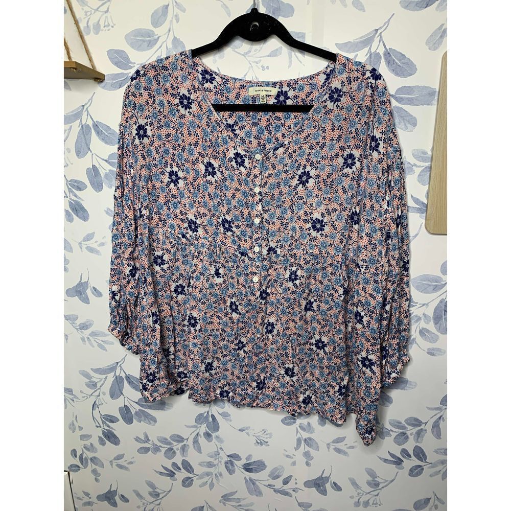 Max Studio Floral Peasant Top Size Medium